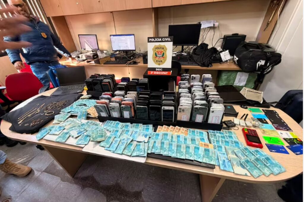 policia-desarticula-central-de-receptacao-de-celulares-em-sao-paulo