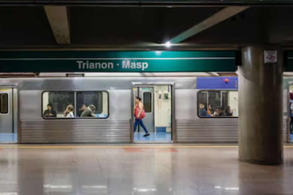 Ocorrência na Linha 2-Verde causa lentidão e lotação em estações do Metrô ocorrencia-na-linha-2-verde-causa-lentidao-e-lotacao-em-estacoes-do-metro